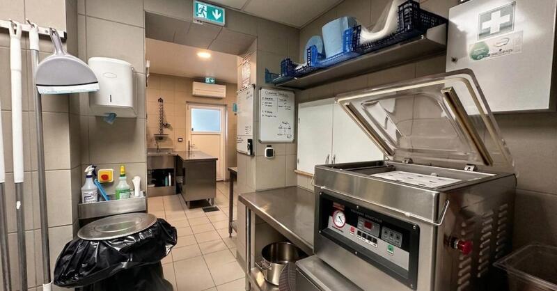 Local commercial - 168 m² - 2 pièces