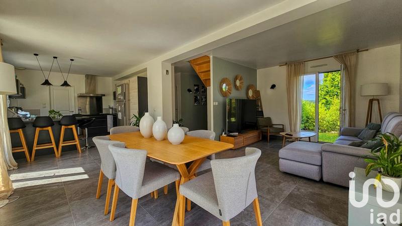 Maison - 137 m² - 7 pièces