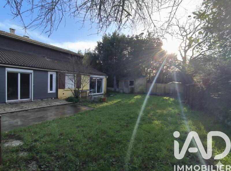 Maison - 213 m² - 8 pièces