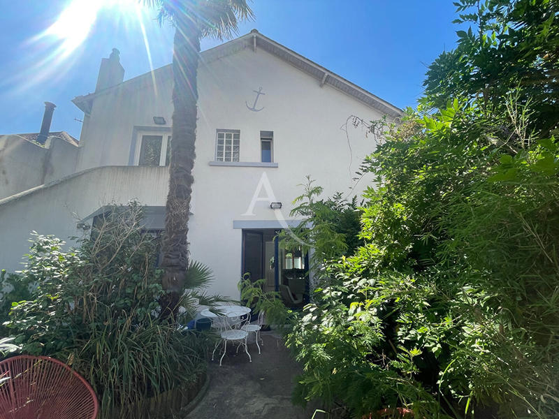 Maison - 141 m² - 6 pièces