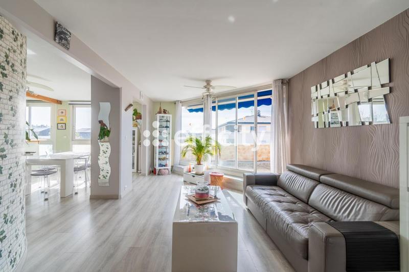 Appartement - 102 m² - 5 pièces