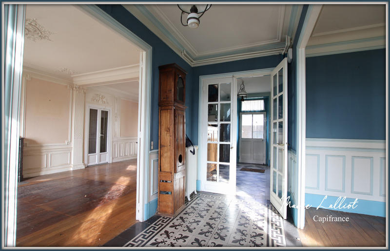 Maison - 218 m² - 8 pièces