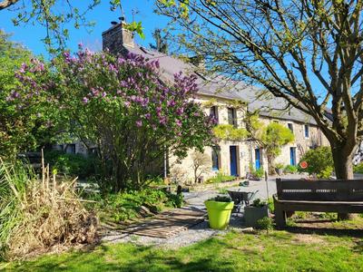 Maison - 280 m² - 10 pièces