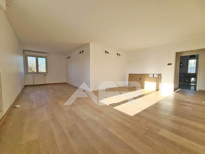 Appartement - 93 m² - 4 pièces
