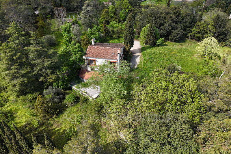 Propriété - 285 m² - 9 pièces