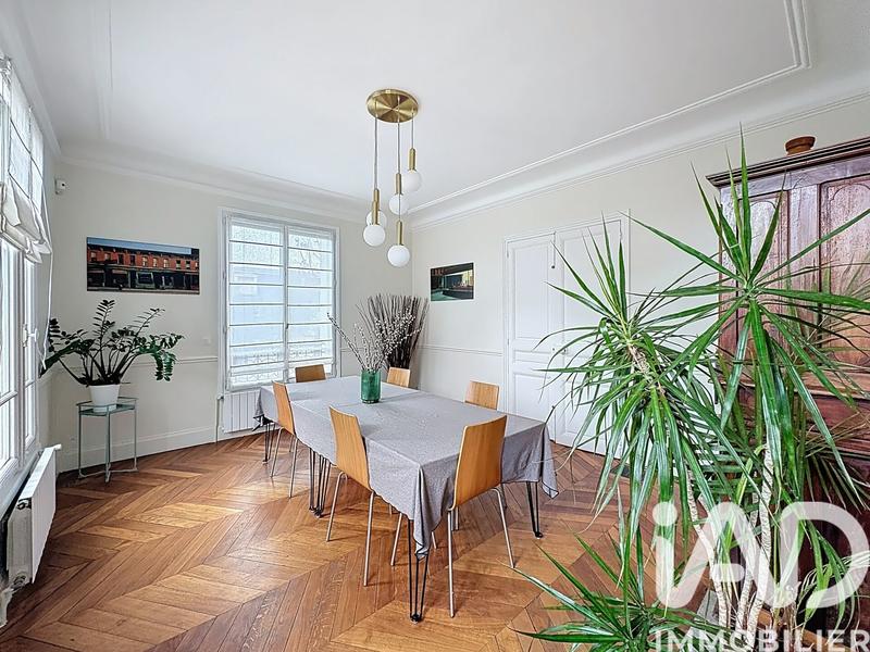 Maison - 233 m² - 8 pièces