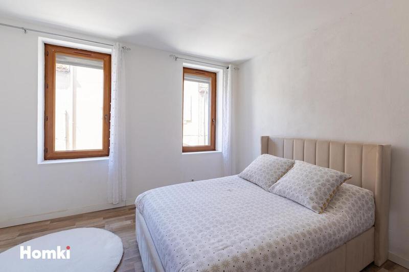 Maison - 250 m² - 8 pièces