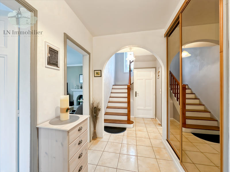 Maison - 167 m² - 8 pièces