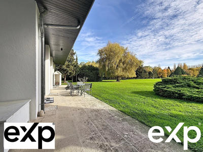 Maison - 1 032 m² - 18 pièces