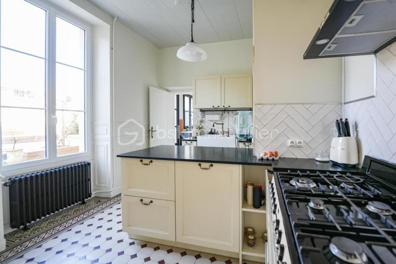 Maison de maîtres - 256 m² - 8 pièces