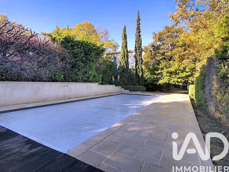 Maison - 465 m² - 12 pièces