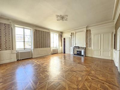 Appartement - 175 m² - 6 pièces