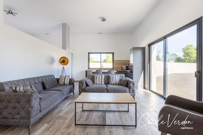 Maison - 281 m² - 9 pièces