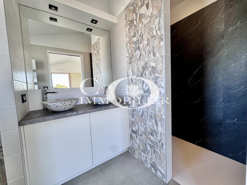 Appartement - 131 m² - 4 pièces