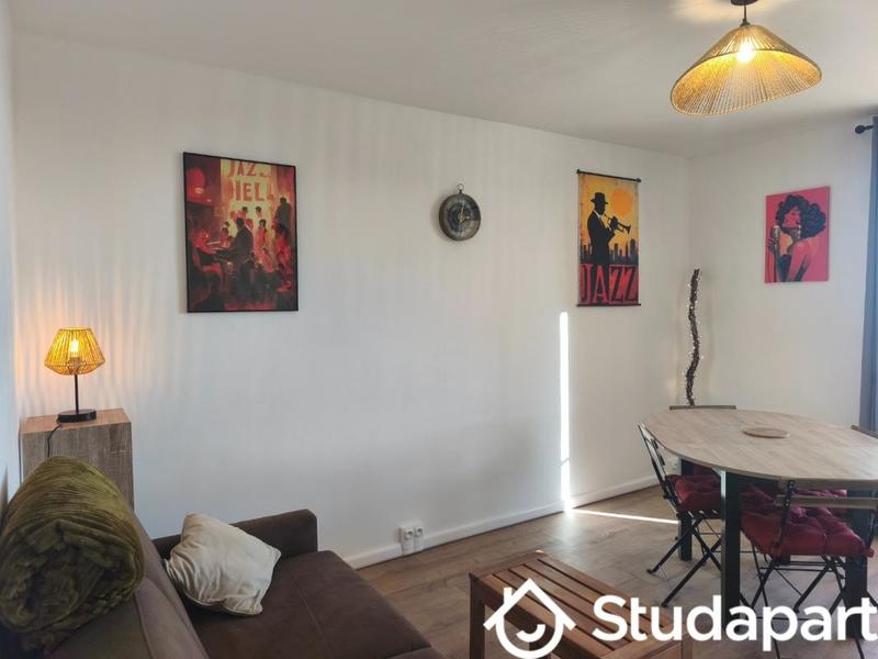 Chambre - 10 m² - 1 pièce