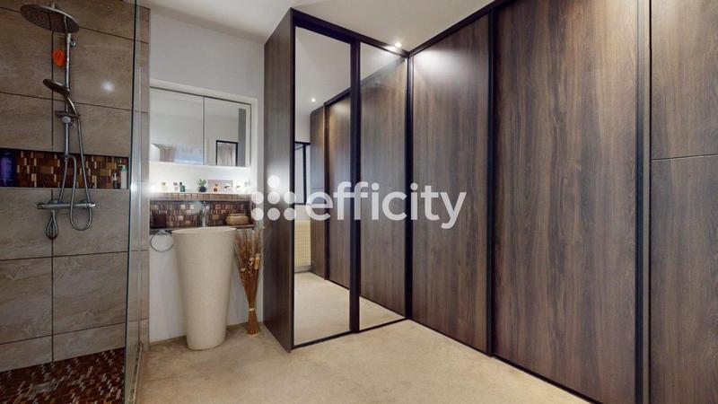 Appartement - 122 m² - 5 pièces