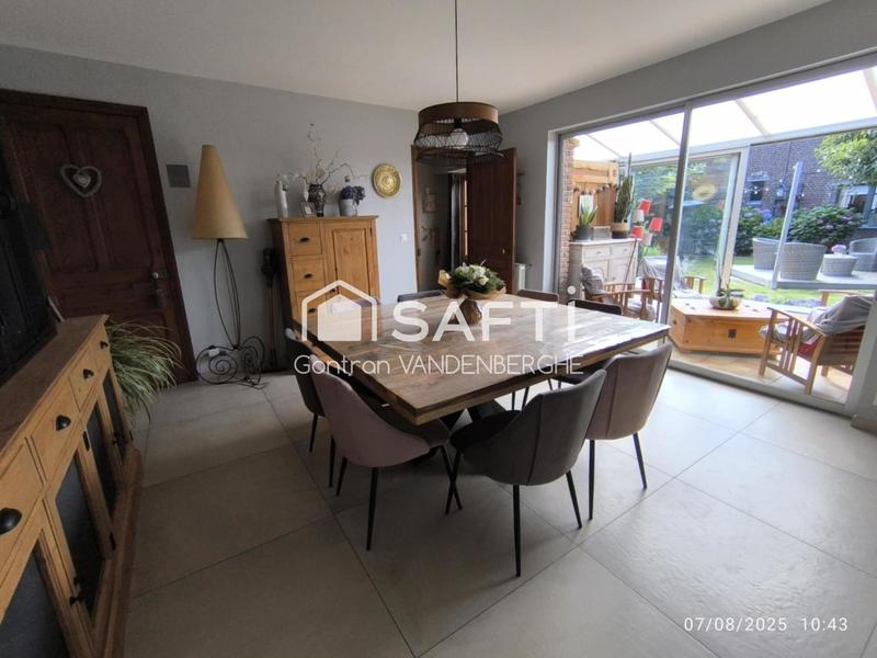 Maison - 159 m² - 9 pièces