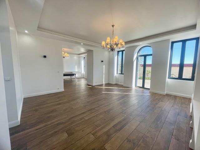 Propriété - 280 m²