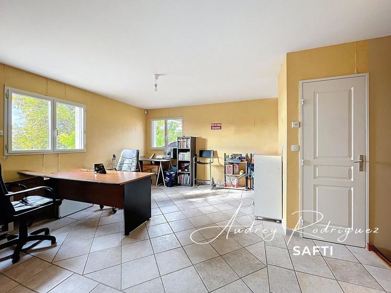 Maison - 224 m² - 10 pièces