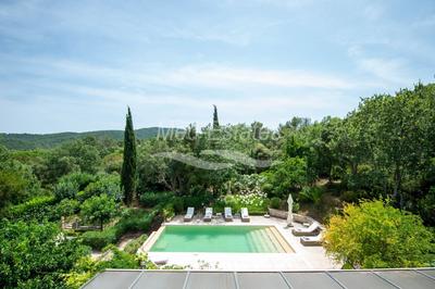 Villa - 250 m² - 5 pièces