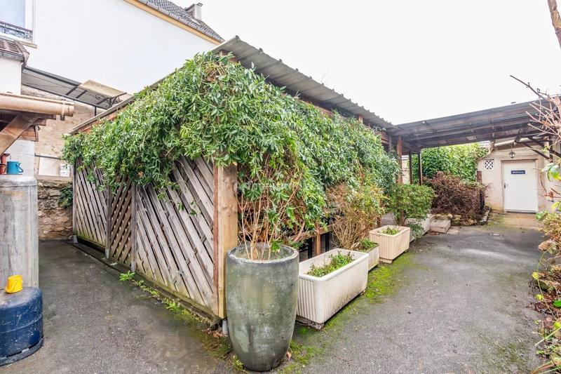 Magasins - 283 m² - 4 pièces