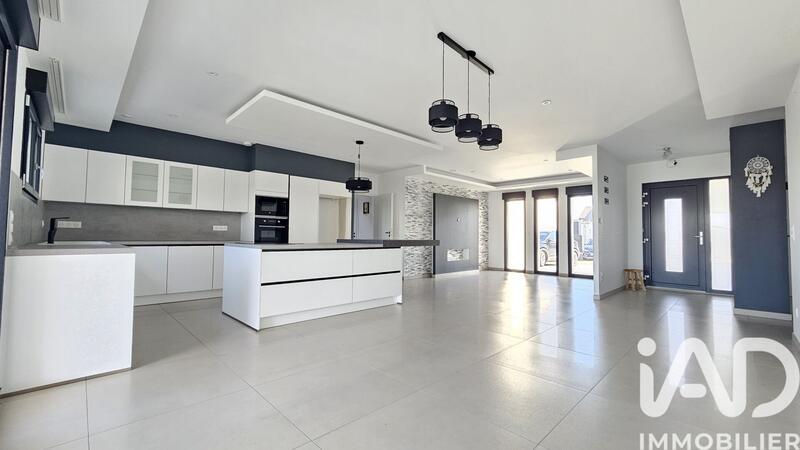 Maison - 153 m² - 6 pièces