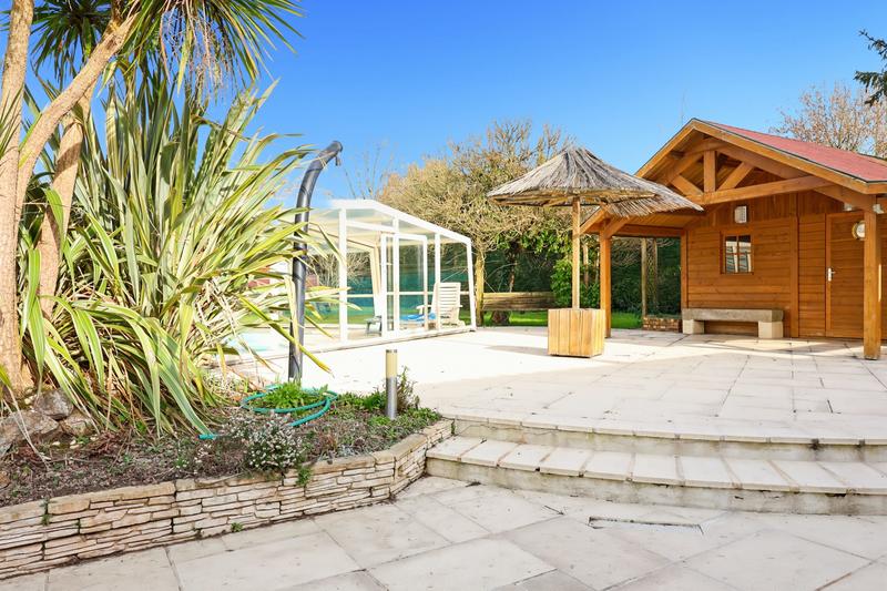 Maison - 195 m² - 8 pièces