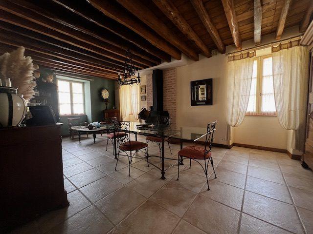 Maison ancienne - 193 m² - 7 pièces