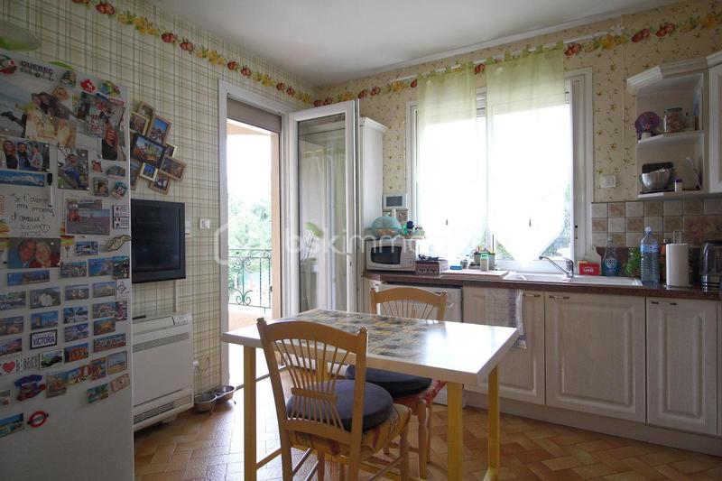 Villa - 222 m² - 9 pièces