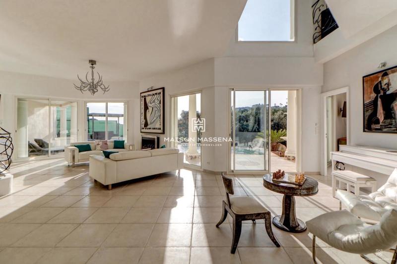 Maison - 200 m² - 6 pièces