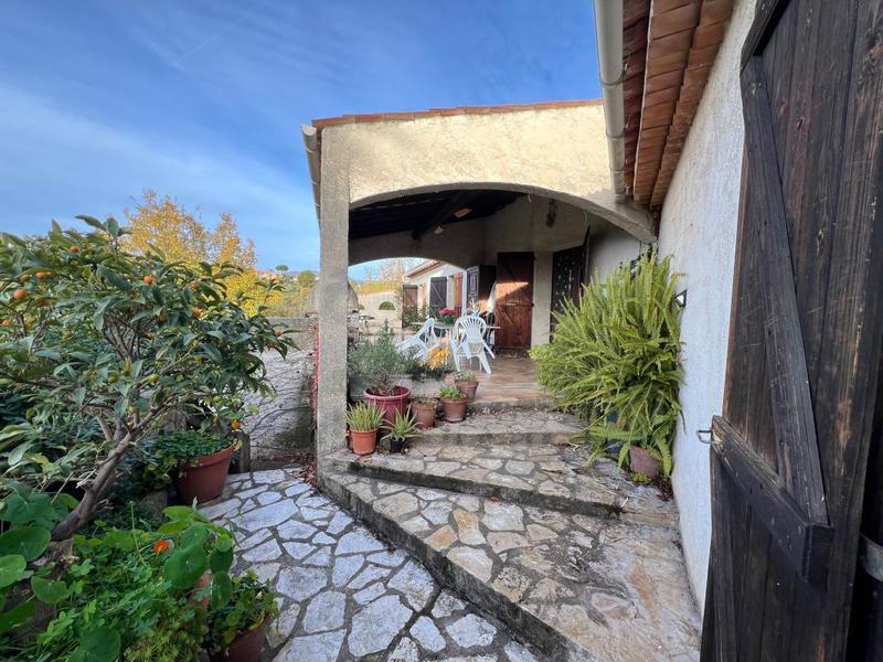 Maison - 300 m² - 6 pièces