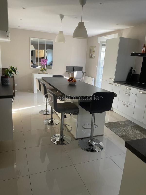 Propriété - 179 m² - 7 pièces