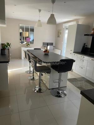 Propriété - 179 m² - 7 pièces