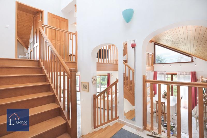 Maison - 200 m² - 7 pièces