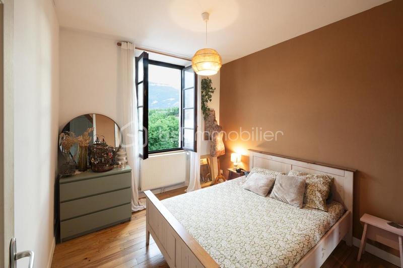 Maison - 180 m² - 8 pièces