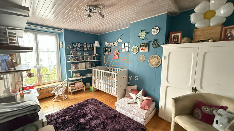 Maison - 157 m² - 8 pièces