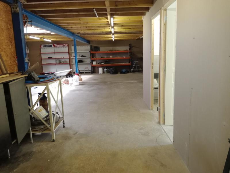 Local commercial - 150 m² - 2 pièces