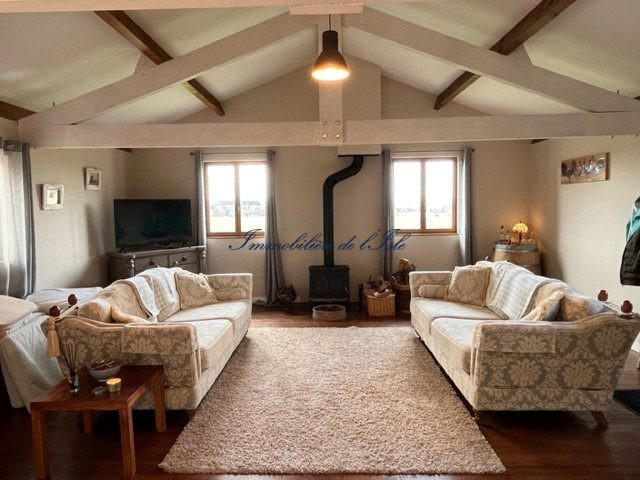 Maison - 347 m² - 11 pièces