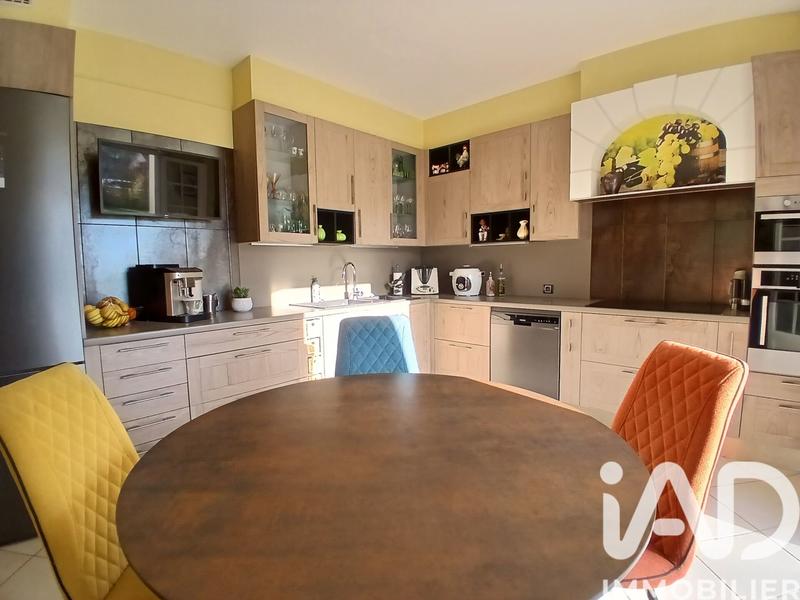 Maison - 228 m² - 5 pièces