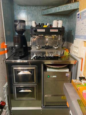 Local commercial - 225 m² - 6 pièces