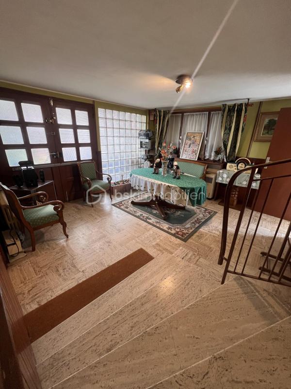 Pavillon - 230 m² - 8 pièces