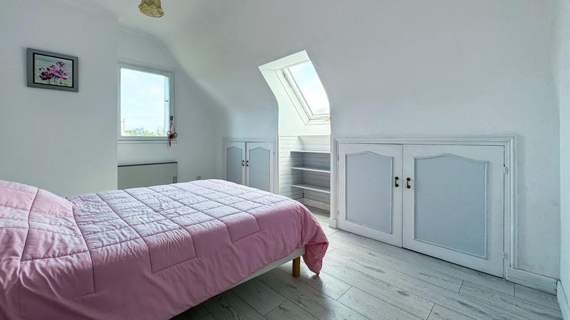 Maison traditionnelle - 144 m² - 7 pièces