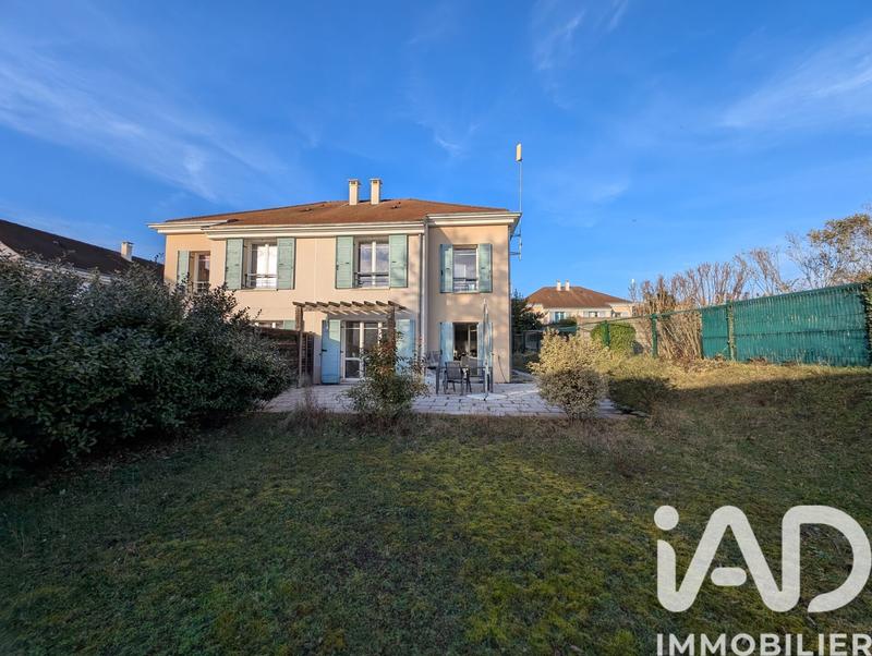 Maison - 88 m² - 4 pièces