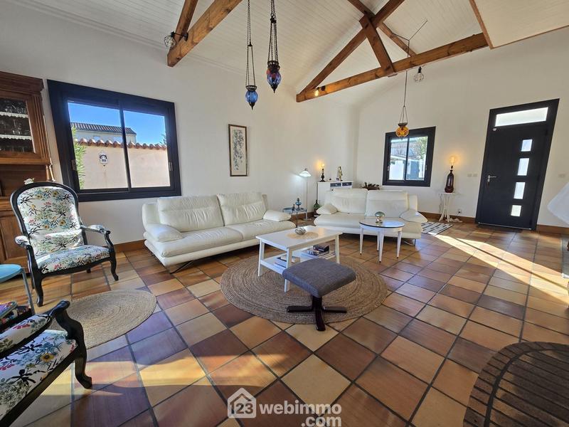 Maison - 220 m² - 5 pièces