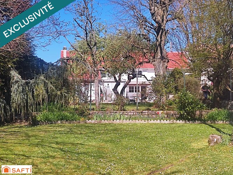 Maison - 275 m² - 8 pièces