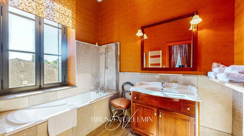 Demeure - 750 m² - 18 pièces