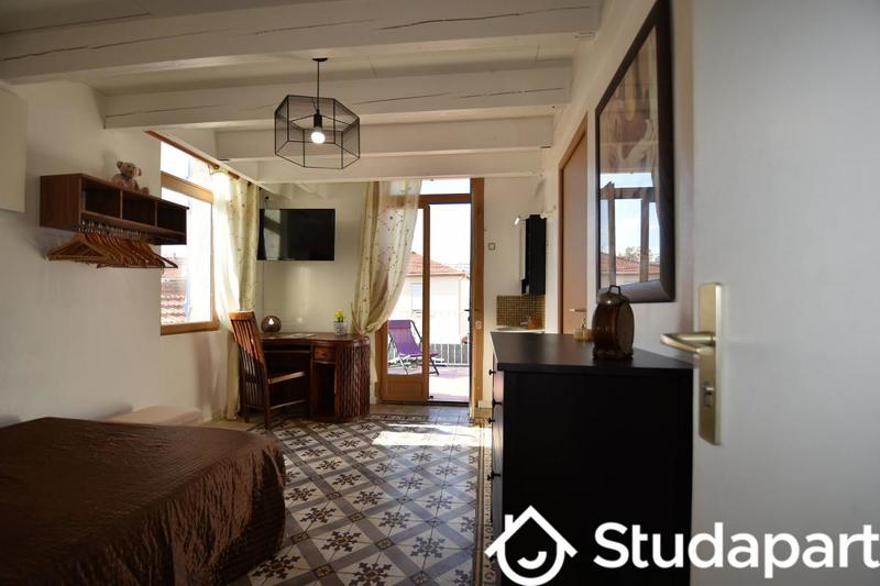 Chambre - 10 m² - 1 pièce