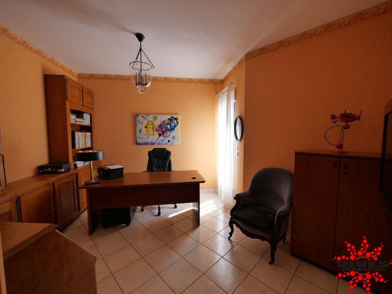 Villa - 213 m² - 6 pièces