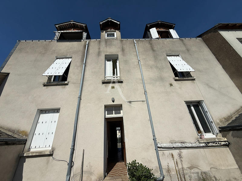 Immeuble - 9 pièces