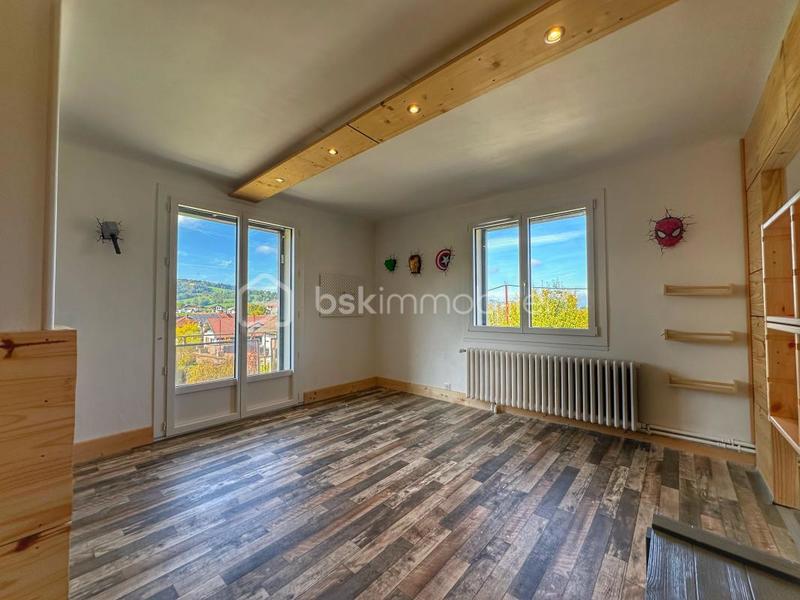 Propriété - 220 m² - 6 pièces